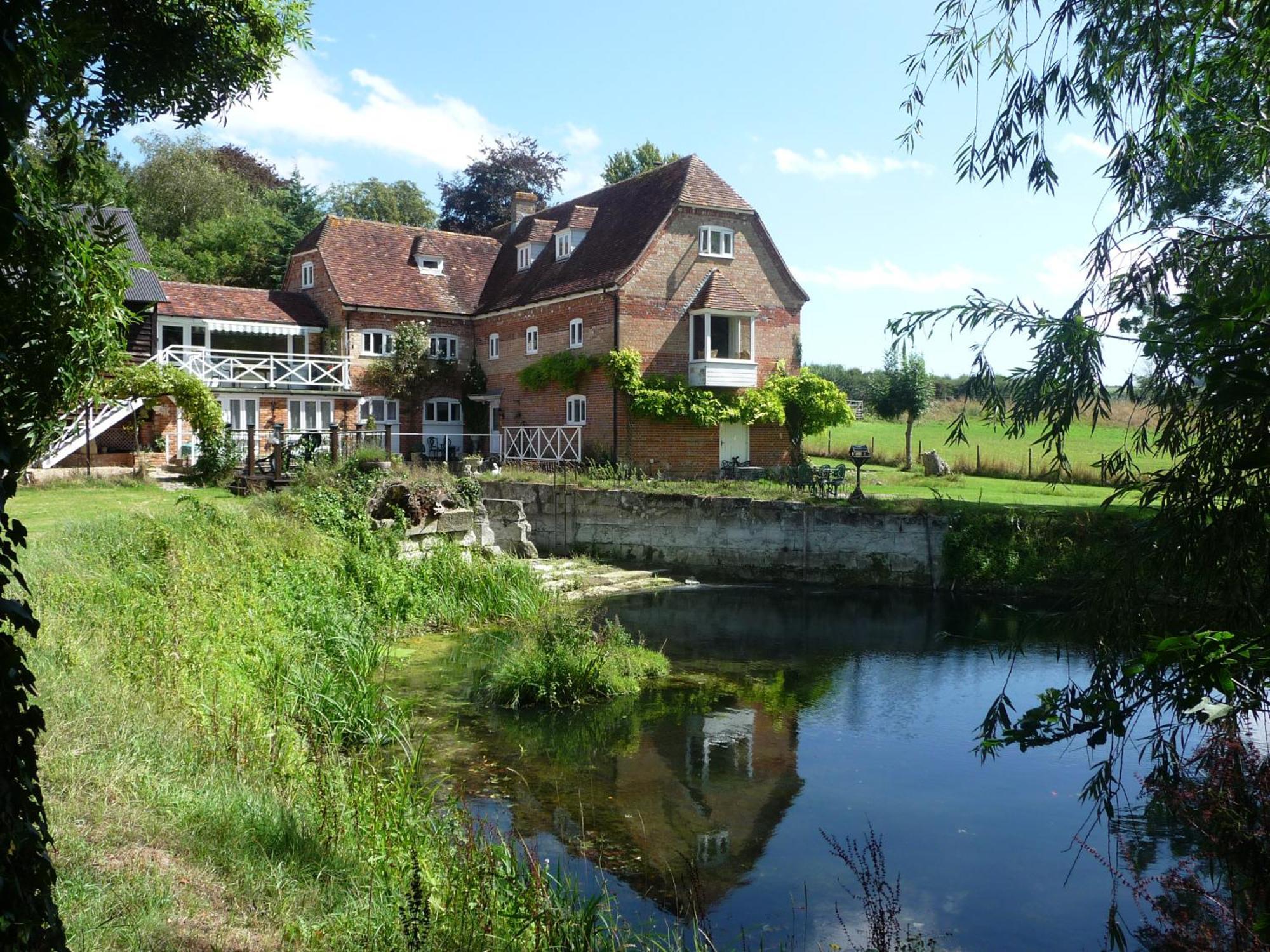 Salisbury Old Mill House Lägenhet Exteriör bild